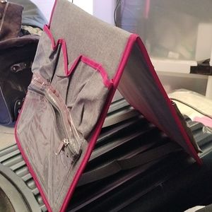 Craft and scrapbooking organizer